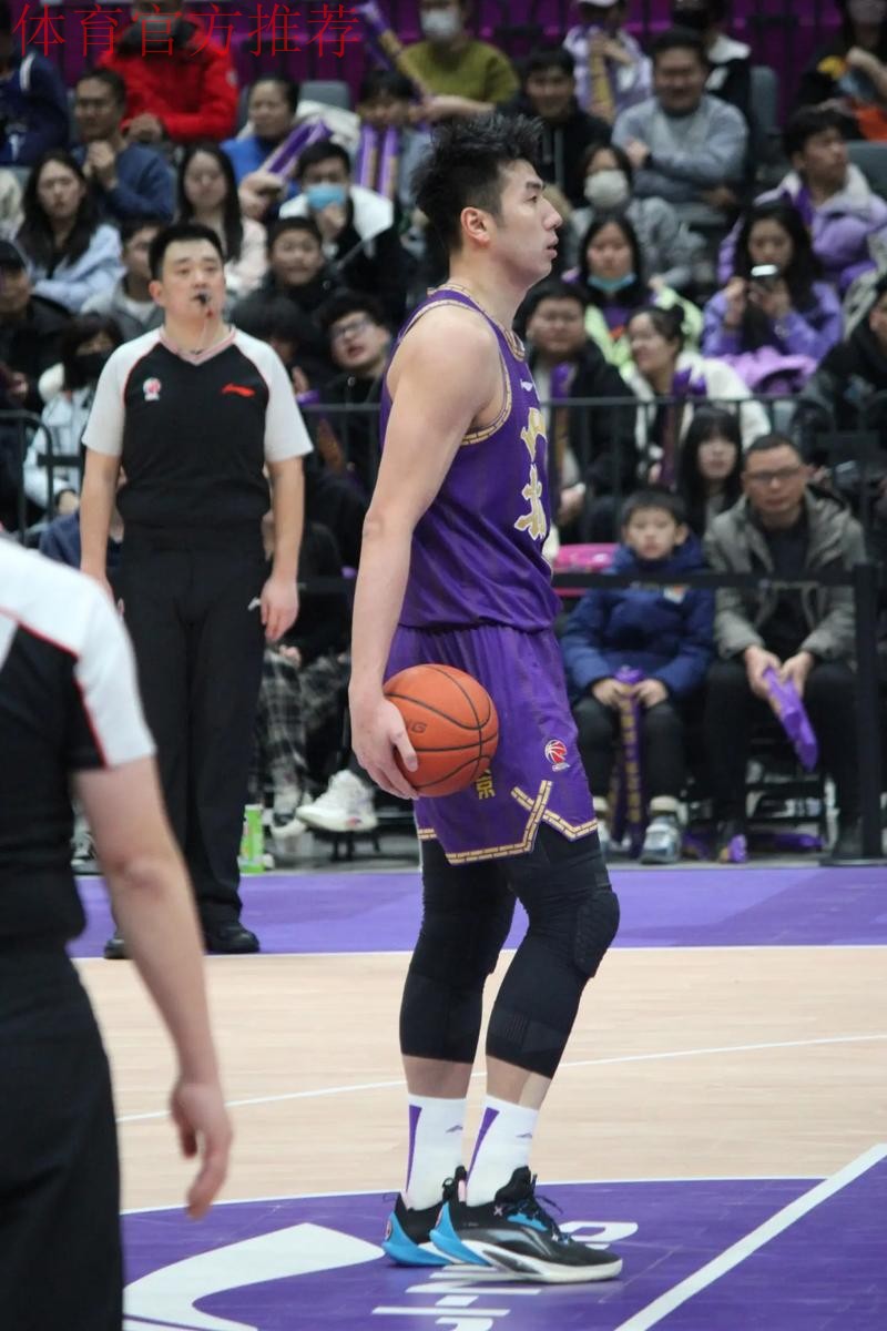 邹雨宸关键得分 北控战胜山东